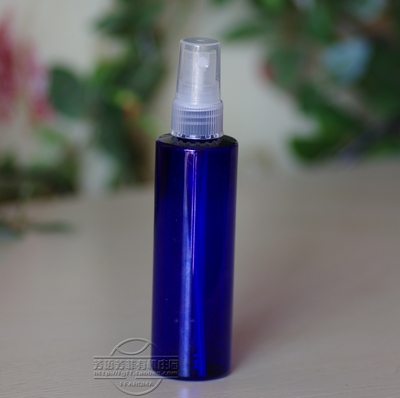 蓝色。塑料喷瓶。透明盖。质量好，喷雾细密。100ml  不单独发货