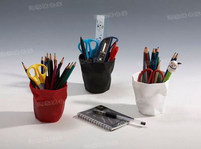 特价办公创意时尚多功能收纳桶简约个性多色韩国北欧可爱笔筒摆件
