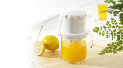 厨房简易水果挤汁器H1880 万能手动果蔬榨汁器 多用迷你榨汁机