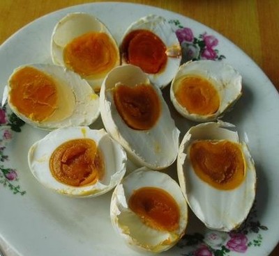 四川农家放养咸鸭蛋 盐蛋 10个装 相比贵 因为是四川仁寿的土鸭蛋