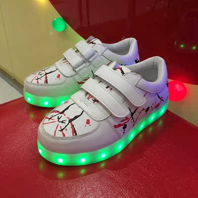 儿童七彩发光鞋魔术贴闪光板鞋男女中童大童荧光鞋小孩充电亮灯鞋