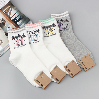 韩国进口女袜秋季特惠字母运动袜优质纯棉短袜女士中筒袜时尚潮袜