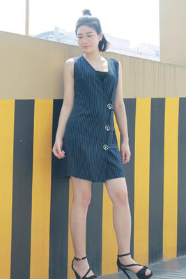 C家2016夏季新款女装性感V领高腰修身复古无袖连衣裙 短裙