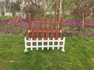 木纹色塑钢护栏 防腐木栏杆 PVC发泡围栏 木色围栏 草坪护栏实心